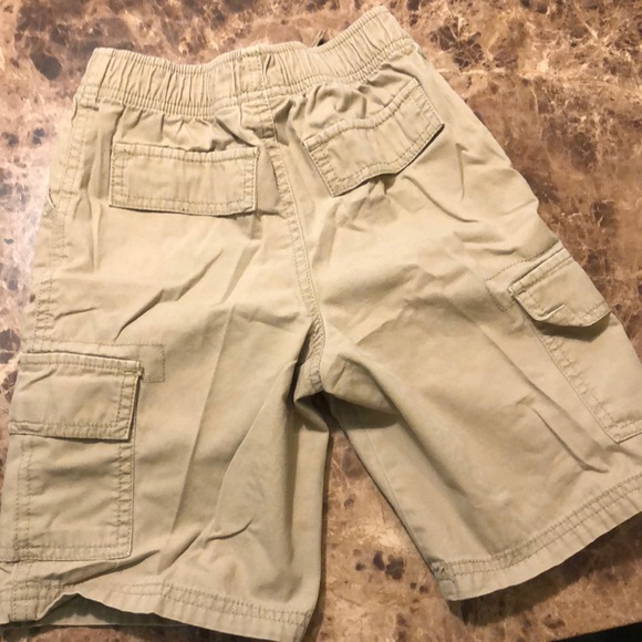 Tan boys cargo shorts - Picture 2 of 2